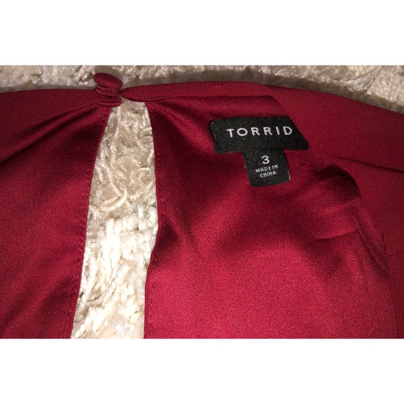 Torrid Sweetheart Neckline Peplum Blouse - Picture 5 of 14